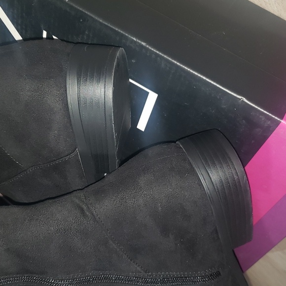 Lane Bryant Black Over the Knee Flat Scrunch Boots 10W NWT - Picture 3 of 8